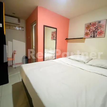 Audah Guesthouse Syariah RedPartner-3